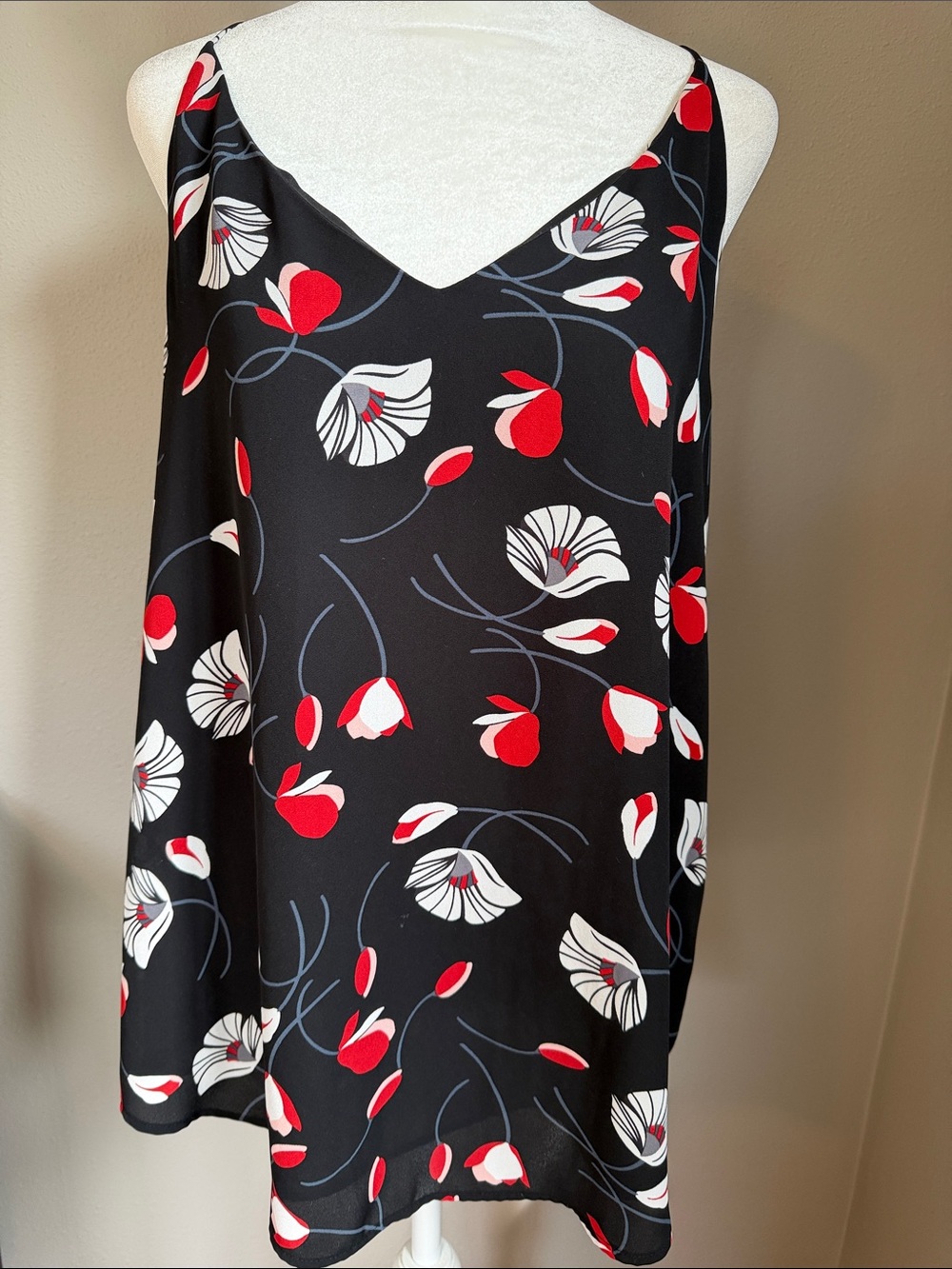 LOFT Outlet Floral Sleeveless V-Neck Cami Tank Blouse Blue Red White Size Large